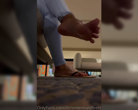 Little Mermaid aka littlemermaidfeets - 04-06-2023 OnlyFans Video - I love to play with my little feet in public