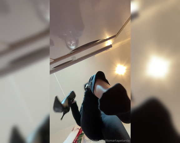 Marta Petarda aka itsmartapetarda - 01-25-2024 OnlyFans Video - Giantess Martha gets in your face