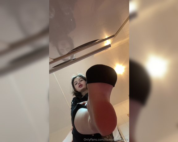 Marta Petarda aka itsmartapetarda - 01-25-2024 OnlyFans Video - Giantess Martha gets in your face