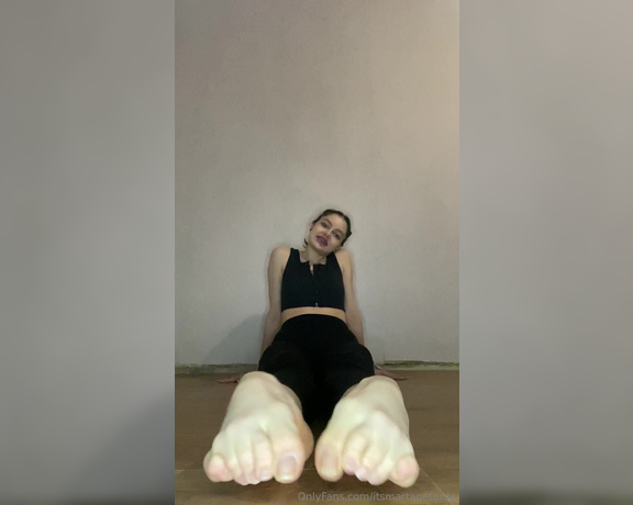 Marta Petarda aka itsmartapetarda - 01-19-2024 OnlyFans Video - My Ballet feet workout