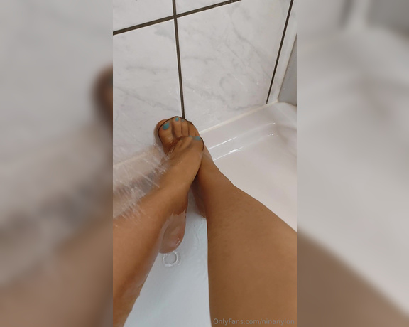 Nina Nylon aka ninanylon - 09-16-2024 OnlyFans Video - Few pics from yesterday and a wet pantyhose special for you