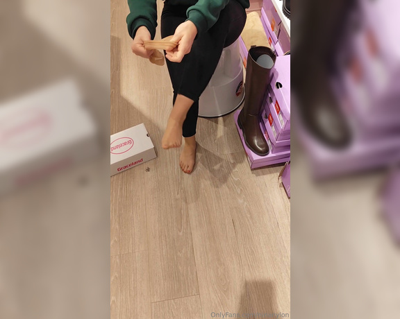 Nina Nylon aka ninanylon - 09-30-2024 OnlyFans Video - Taking off my nylon socks in the shoestore