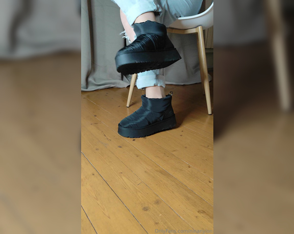 Nina Nylon aka ninanylon - 12-23-2024 OnlyFans Video - short feet show for you