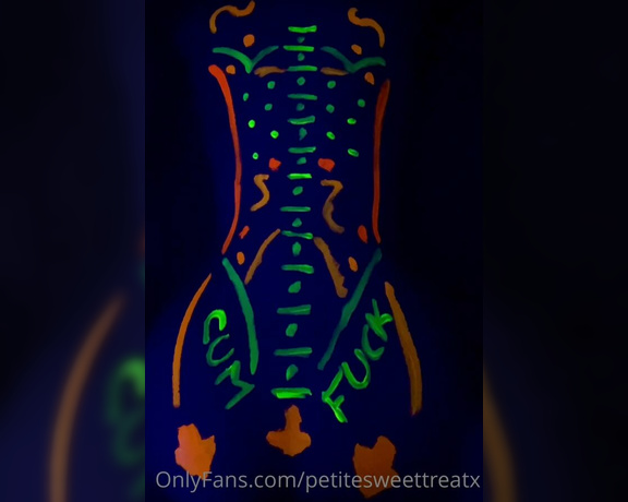 Petitesweettreatx aka petitesweettreatx - 09-18-2022 OnlyFans Video - Doggy style with a blacklight and UV paint was interesting, thats for sure