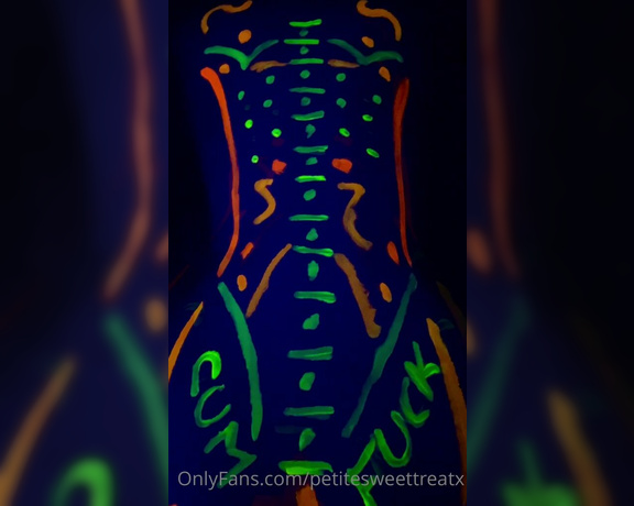 Petitesweettreatx aka petitesweettreatx - 09-18-2022 OnlyFans Video - Doggy style with a blacklight and UV paint was interesting, thats for sure