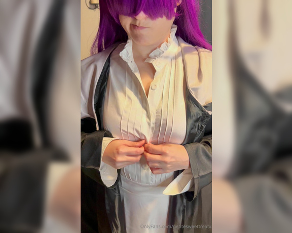 Petitesweettreatx aka petitesweettreatx - 02-01-2024 OnlyFans Video - Fern seems a little annoyed that youd ask her to unbutton her clothes and show you