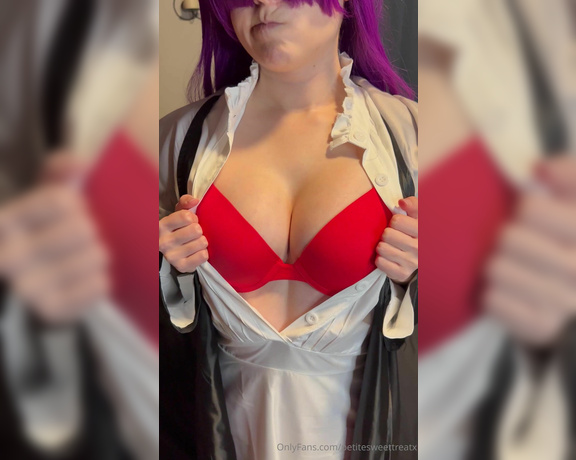 Petitesweettreatx aka petitesweettreatx - 02-01-2024 OnlyFans Video - Fern seems a little annoyed that youd ask her to unbutton her clothes and show you