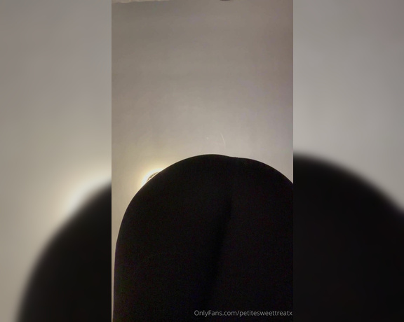 Petitesweettreatx aka petitesweettreatx - 04-30-2024 OnlyFans Video - Some gym clothes that are just a little TIGHT on me_dmk9