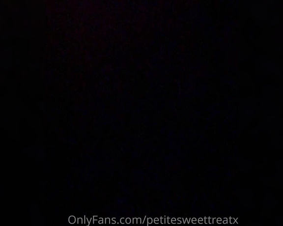 Petitesweettreatx aka petitesweettreatx - 04-30-2024 OnlyFans Video - Some gym clothes that are just a little TIGHT on me_dmk9