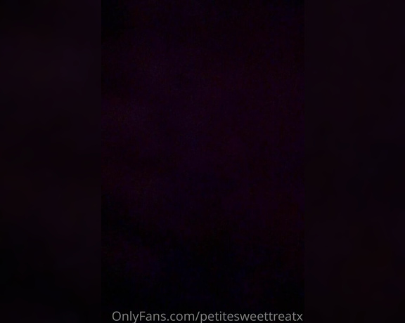 Petitesweettreatx aka petitesweettreatx - 04-30-2024 OnlyFans Video - Some gym clothes that are just a little TIGHT on me_dmk9