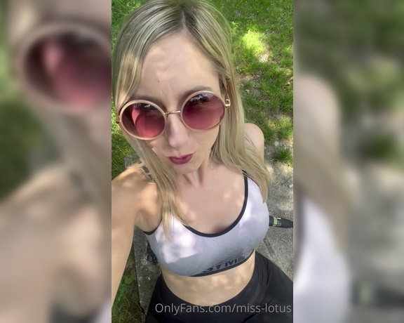 Miss Lotus aka miss-lotus - 06-16-2023 OnlyFans Video - Après mon footing, javais trop envie de gicler