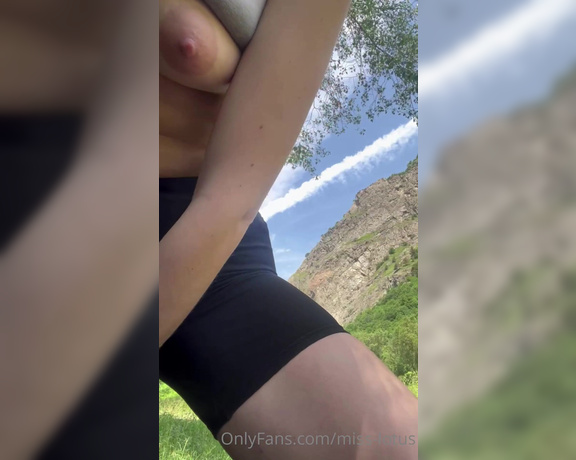 Miss Lotus aka miss-lotus - 06-16-2023 OnlyFans Video - Après mon footing, javais trop envie de gicler