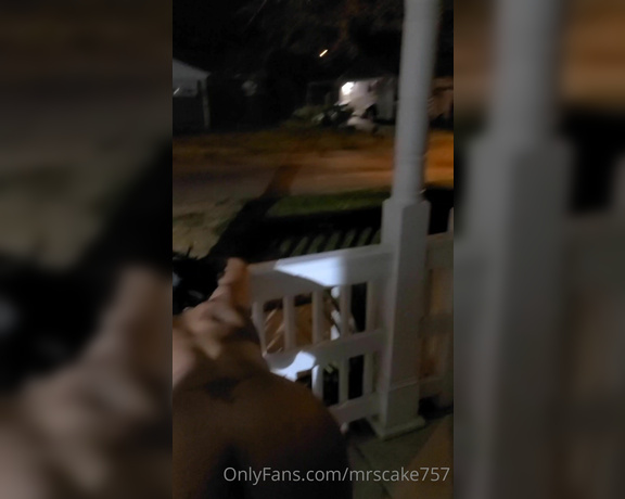 Mrs. Cake 757 aka mrscake757 - 07-14-2021 OnlyFans Video - Outside enjoying this nice weather