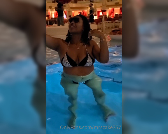 Mrs. Cake 757 aka mrscake757 - 10-12-2021 OnlyFans Video - Bad Bitch on Deck  Las Vegas nights