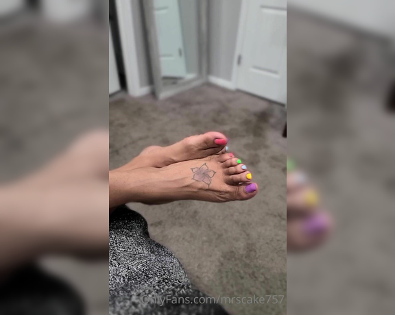 Mrs. Cake 757 aka mrscake757 - 07-05-2022 OnlyFans Video - Just what you like, Ass, Feet, and Toes