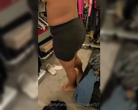 Mrs. Cake 757 aka mrscake757 - 07-11-2022 OnlyFans Video - Best part of the day, taking these clothes off