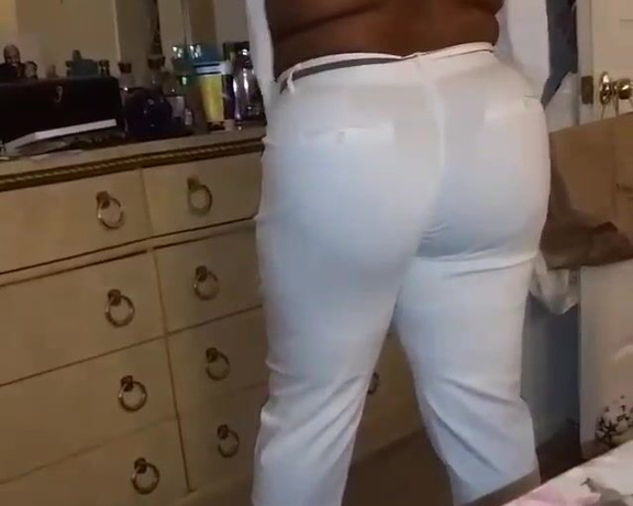 Mrs. Cake 757 aka mrscake757 - 07-18-2020 OnlyFans Video - Headed out