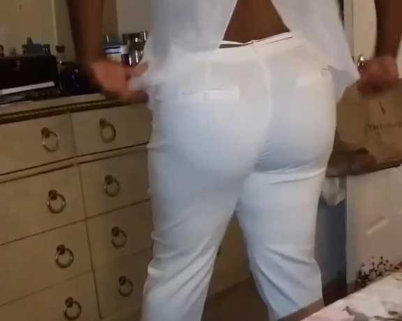 Mrs. Cake 757 aka mrscake757 - 07-18-2020 OnlyFans Video - Headed out