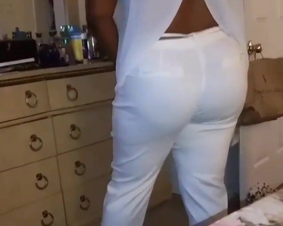 Mrs. Cake 757 aka mrscake757 - 07-18-2020 OnlyFans Video - Headed out