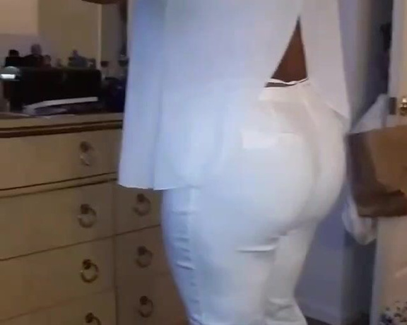 Mrs. Cake 757 aka mrscake757 - 07-18-2020 OnlyFans Video - Headed out