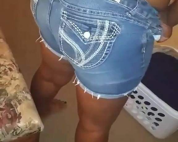 Mrs. Cake 757 aka mrscake757 - 06-13-2020 OnlyFans Video - Blue Thong