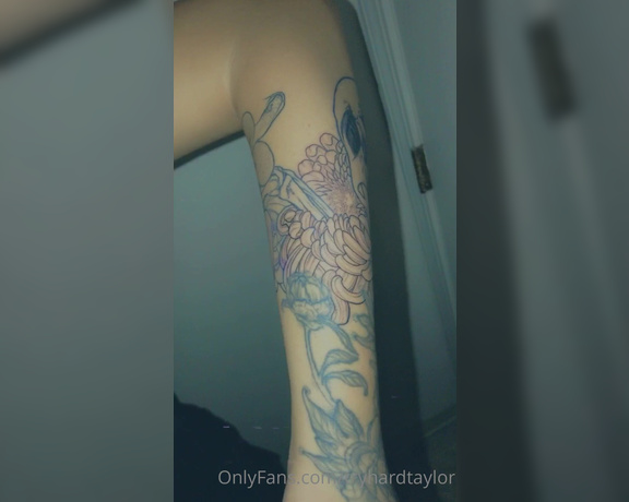 Punchy Mama aka punchymama - 01-15-2021 OnlyFans Video - Got my second session of my tattoo done today Literally such therapy Iâd go every day