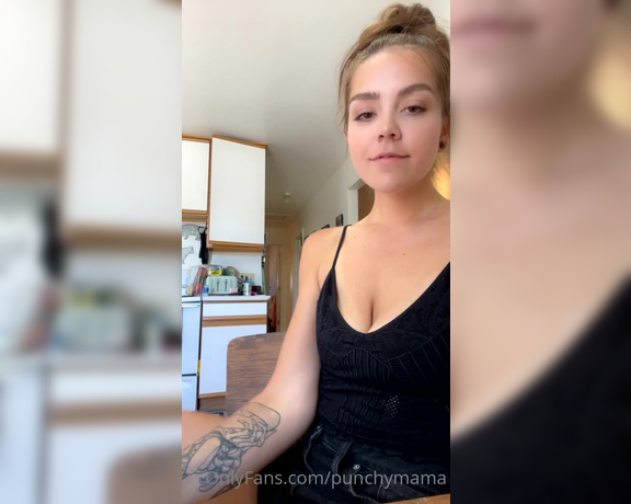 Punchy Mama aka punchymama - 07-29-2022 OnlyFans Video - Smokeeeee with meeee