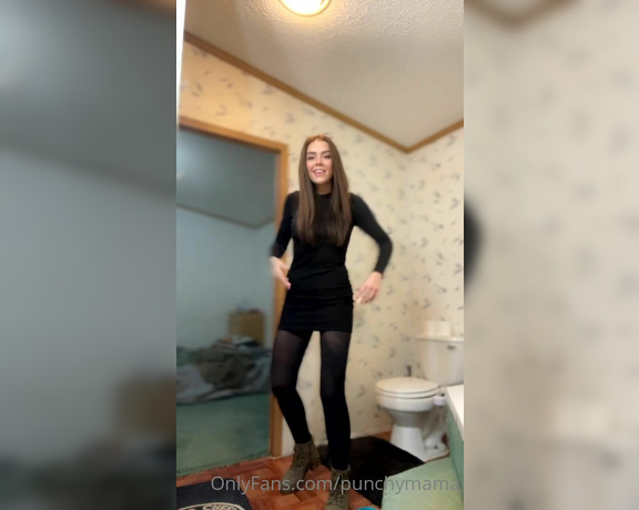 Punchy Mama aka punchymama - 12-18-2022 OnlyFans Video - Leaked punchymama 45215