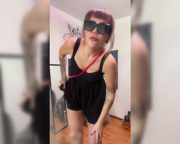 Punchy Mama aka punchymama - 09-26-2024 OnlyFans Video - A little outfit check