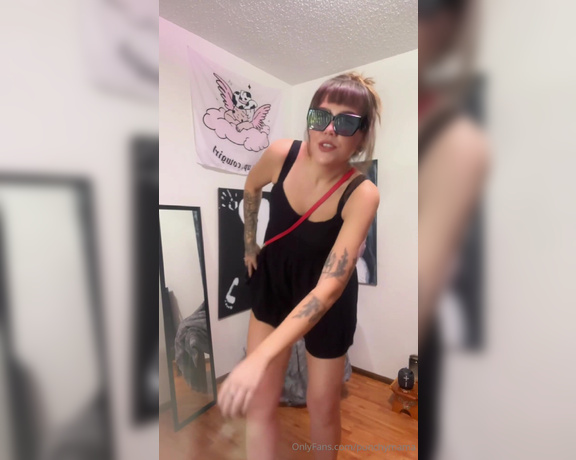 Punchy Mama aka punchymama - 09-26-2024 OnlyFans Video - A little outfit check