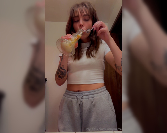 Punchy Mama aka punchymama - 04-21-2024 OnlyFans Video - Gotta keep it 420