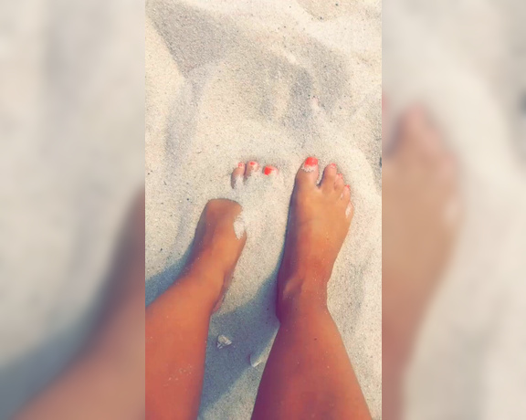 Charlie C aka charliec - 08-29-2018 OnlyFans Video - Sandy feet vid