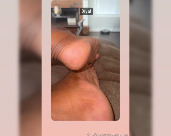 CuteEightss aka cuteeightss - 12-27-2023 OnlyFans Video - Dry Soles