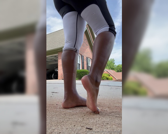 CuteEightss aka cuteeightss - 02-07-2024 OnlyFans Video - Fun fact I like walking outside barefoot