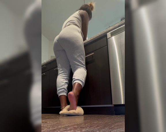 CuteEightss aka cuteeightss - 03-31-2024 OnlyFans Video - Cooking dinner