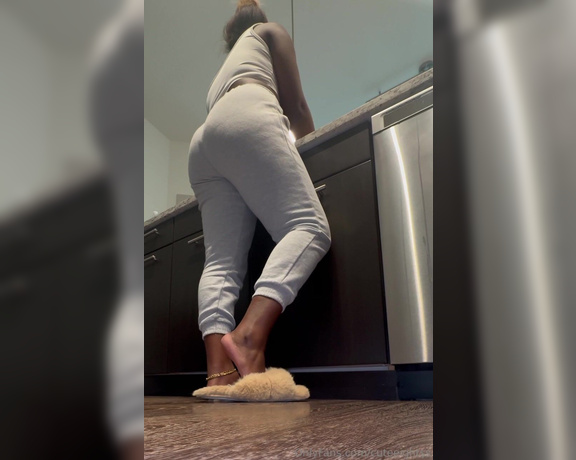 CuteEightss aka cuteeightss - 03-31-2024 OnlyFans Video - Cooking dinner