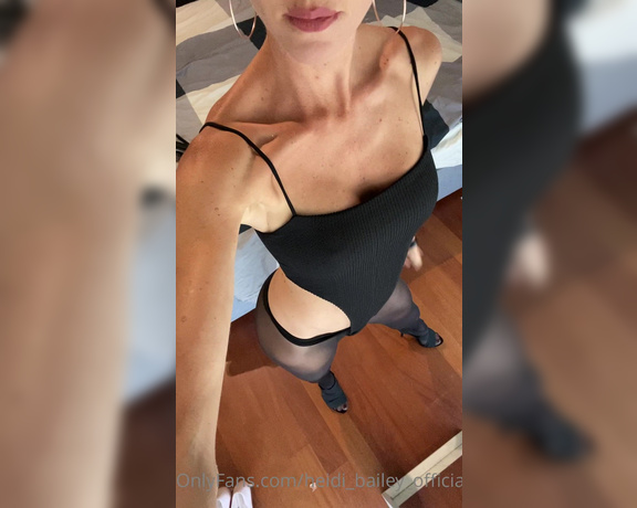 Heidi Bailey Official aka heidi_bailey_official - 06-05-2021 OnlyFans Video - Have a night