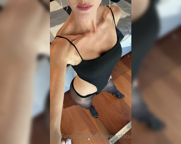 Heidi Bailey Official aka heidi_bailey_official - 06-05-2021 OnlyFans Video - Have a night