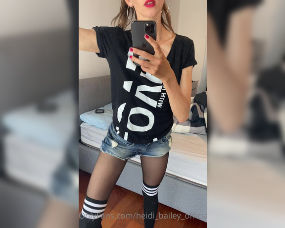 Heidi Bailey Official aka heidi_bailey_official - 06-01-2021 OnlyFans Video - I love this outfit