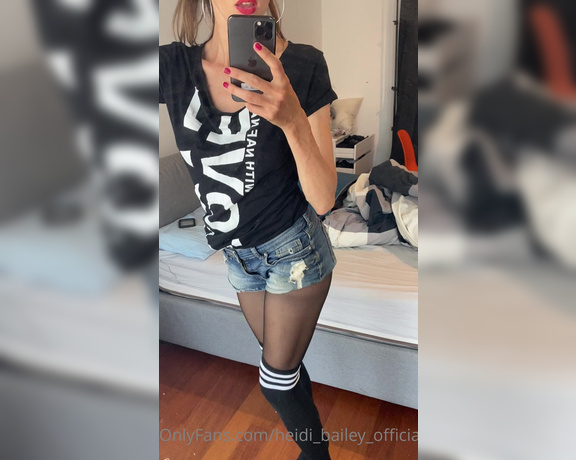 Heidi Bailey Official aka heidi_bailey_official - 06-01-2021 OnlyFans Video - I love this outfit