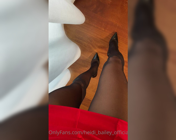 Heidi Bailey Official aka heidi_bailey_official - 10-14-2021 OnlyFans Video - I made you wait but I hope you like them_tg42