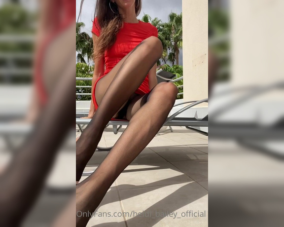 Heidi Bailey Official aka heidi_bailey_official - 09-18-2022 OnlyFans Video - Your daily_dose of my legs  do you feel better