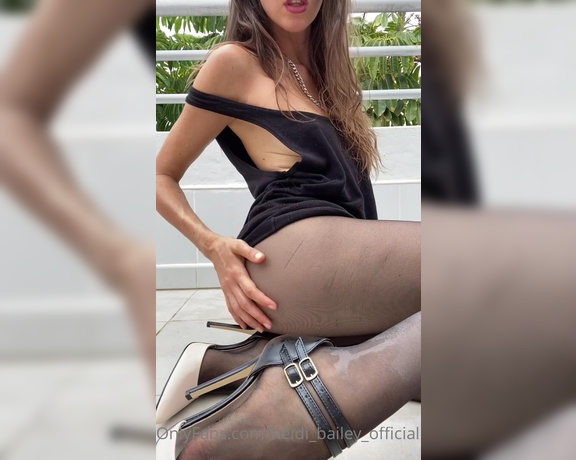 Heidi Bailey Official aka heidi_bailey_official - 08-11-2022 OnlyFans Video - I love when you look at me