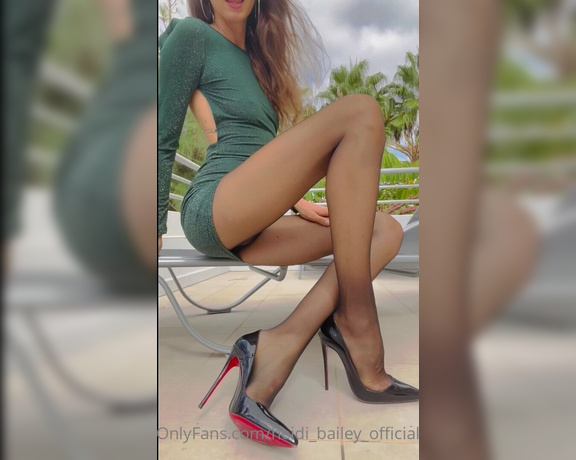 Heidi Bailey Official aka heidi_bailey_official - 06-20-2023 OnlyFans Video - My ass, my legs, my body everything is for you