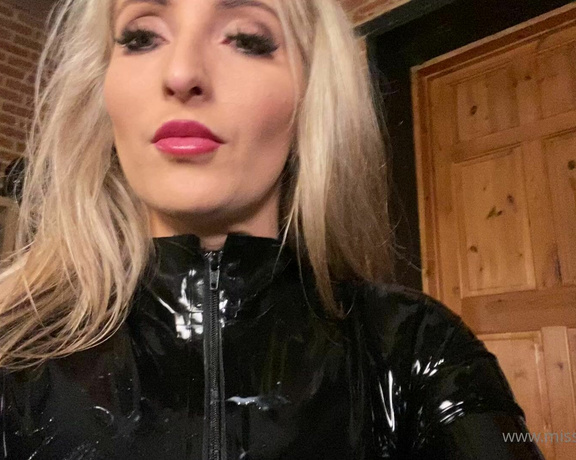 Miss Courtney aka Misscourtneym OnlyFans - Calling all cuckolds you have cum to clean up!