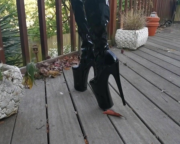 Miss Courtney aka Misscourtneym OnlyFans - Day 20 of my shoe experiment cock destroying Pleaser thigh high boots!