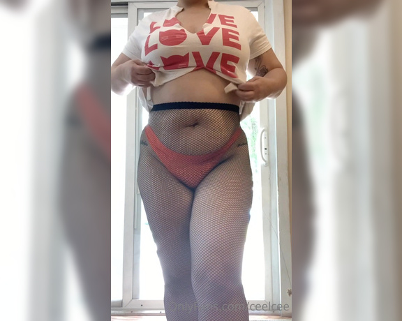 Celia aka Ceelcee OnlyFans - [256] Just a cute little strip for you