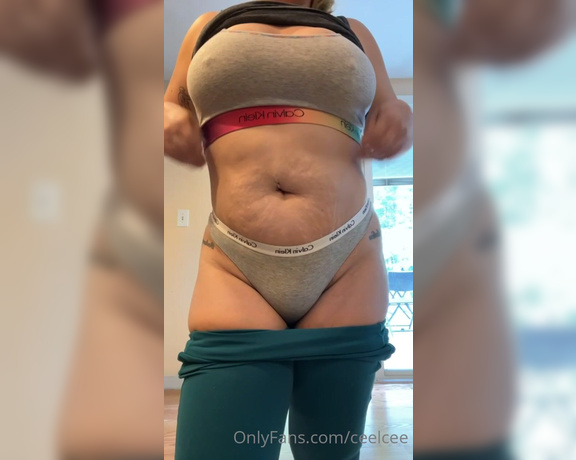 Celia aka Ceelcee OnlyFans - If you were in my yoga class would you be fantasizing about what’s underneath my work out clothes