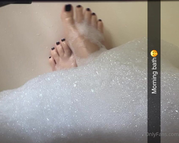 GracefulgraceXO aka Gracefulgracexo OnlyFans - POV you’re on my daily snap 2