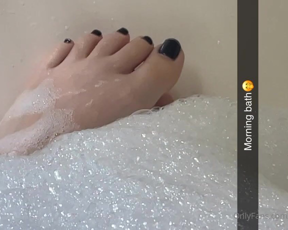 GracefulgraceXO aka Gracefulgracexo OnlyFans - POV you’re on my daily snap 2